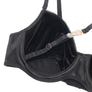 Hollow Cut Halter Bra Set (Black)